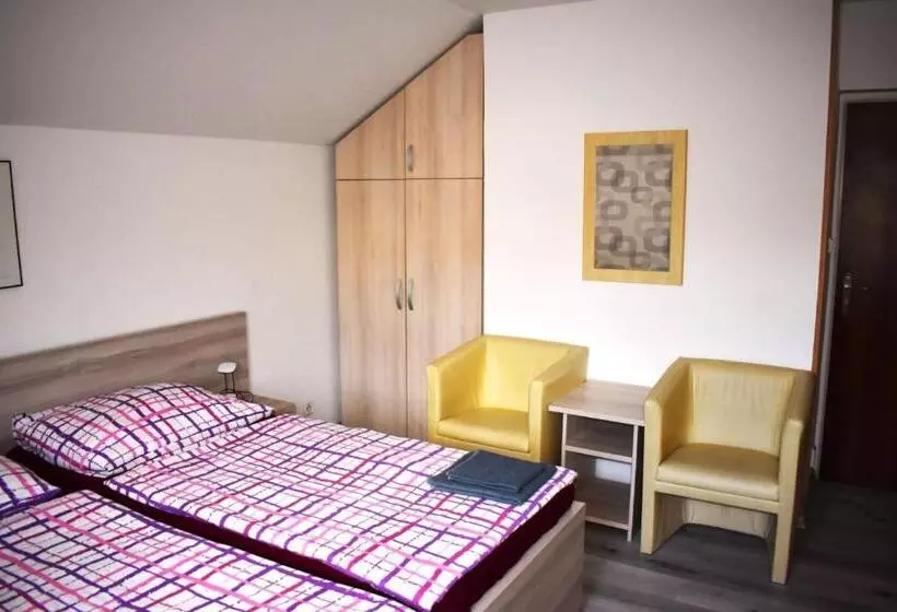 پانسیون Penzion Era