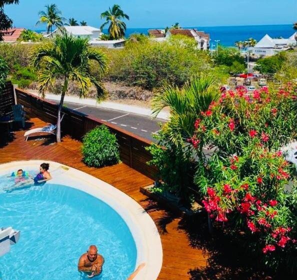 Marina , 2mn à Pieds Plage Boucan Canot