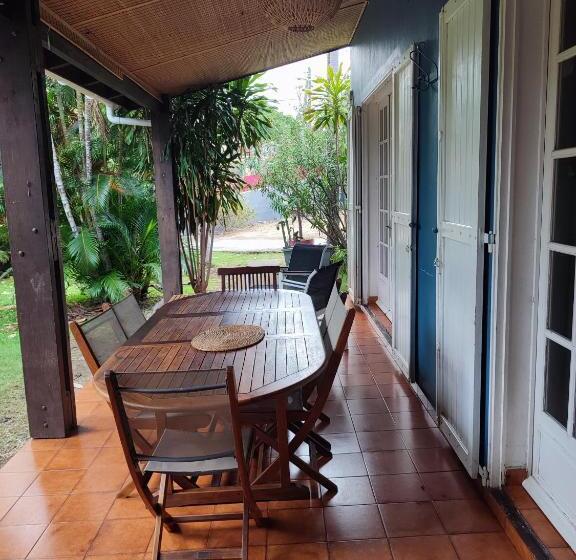 Marina , 2mn à Pieds Plage Boucan Canot