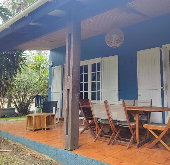 Marina , 2mn à Pieds Plage Boucan Canot