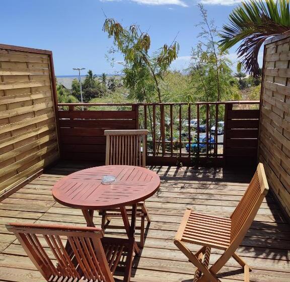 Marina , 2mn à Pieds Plage Boucan Canot