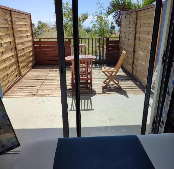 Marina , 2mn à Pieds Plage Boucan Canot