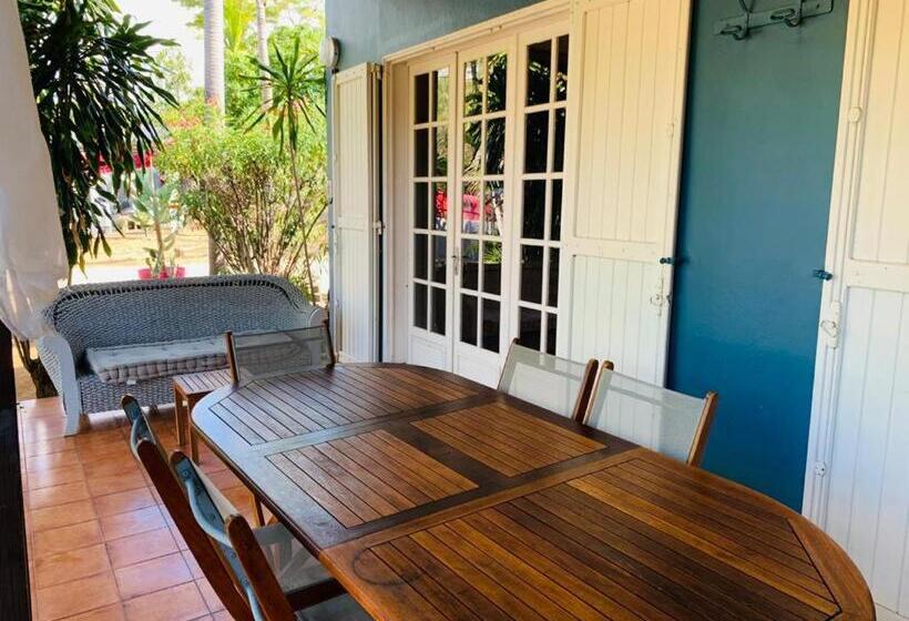 Marina , 2mn à Pieds Plage Boucan Canot