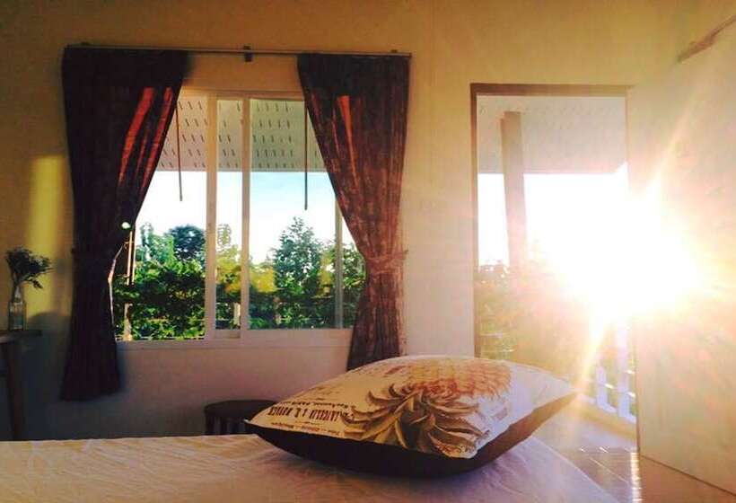 호스텔 Thorfun Guesthouse In The Garden