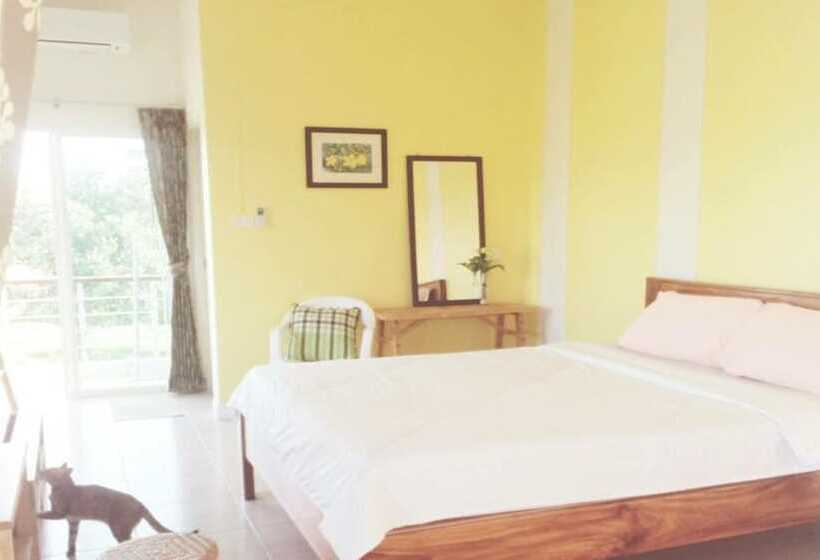 호스텔 Thorfun Guesthouse In The Garden