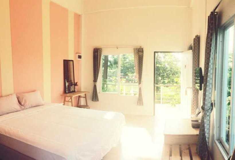 호스텔 Thorfun Guesthouse In The Garden