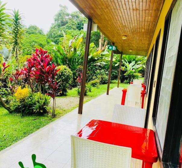 هتل La Purruja Lodge