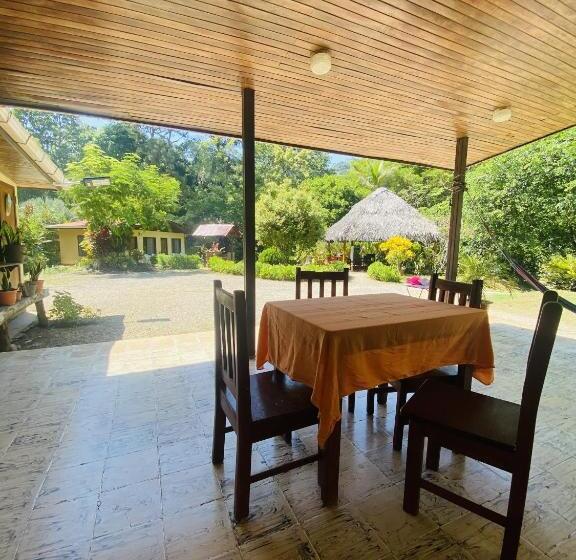 هتل La Purruja Lodge