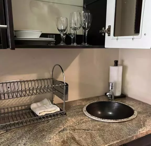 پانسیون Fernivy Guest House