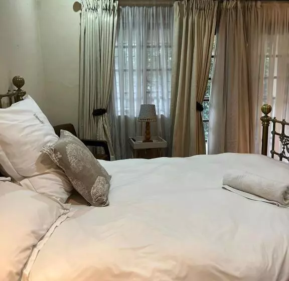 پانسیون Fernivy Guest House