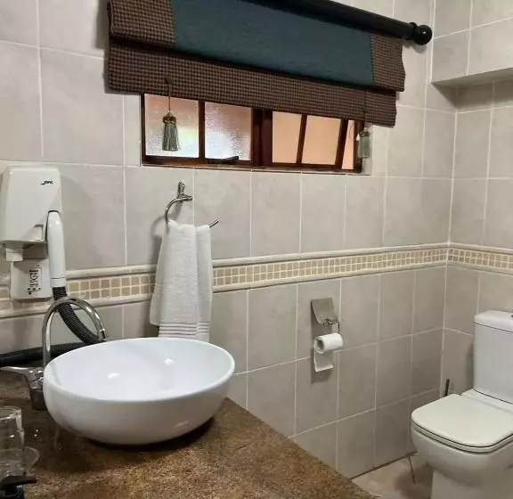 پانسیون Fernivy Guest House