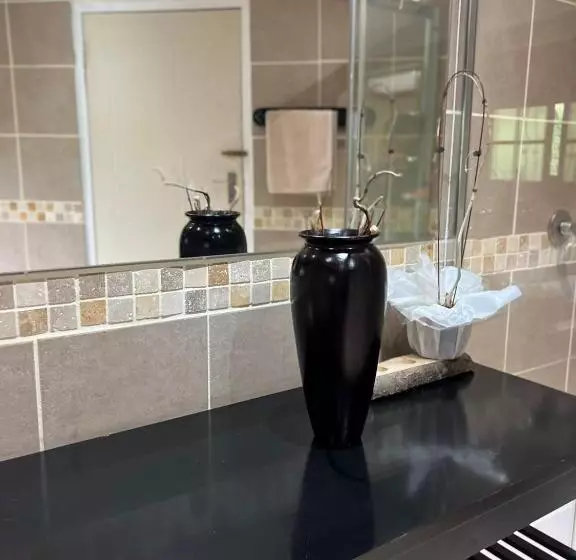 پانسیون Fernivy Guest House
