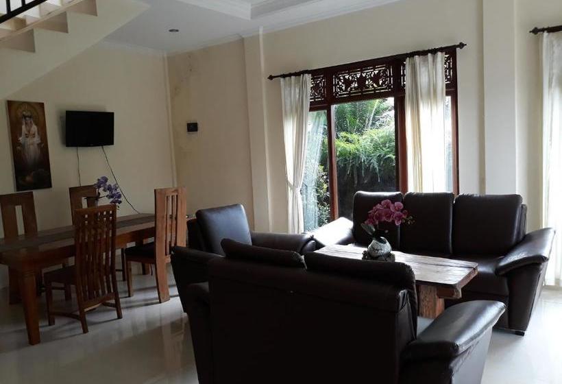 ペンション Villa Bungsil Gading