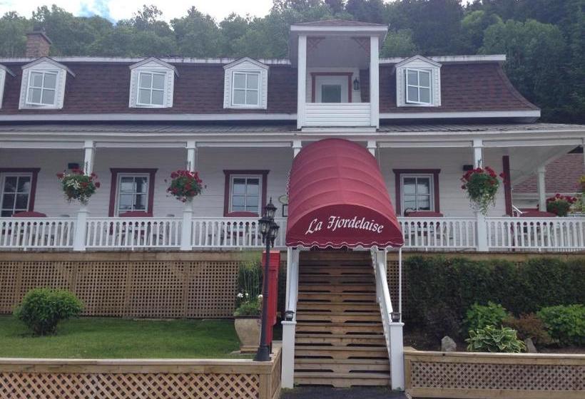 הוסטל Auberge La Fjordelaise & La Rosalie