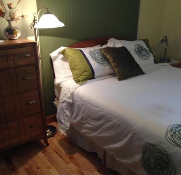 הוסטל Auberge La Fjordelaise & La Rosalie