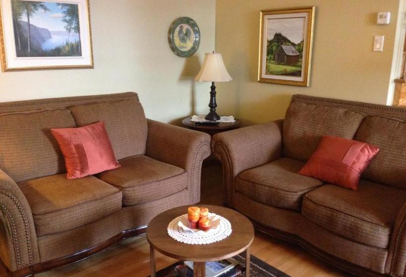 ユースホステル Auberge La Fjordelaise & La Rosalie