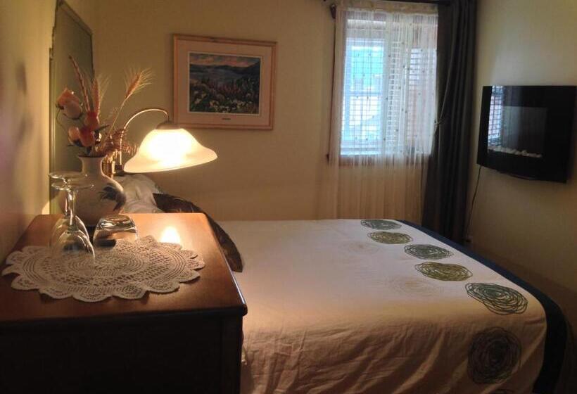 ユースホステル Auberge La Fjordelaise & La Rosalie