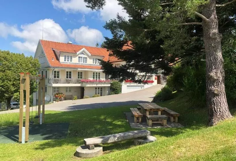 Retkeilymaja Hirschen Wald   Gasthaus & Bäckerei
