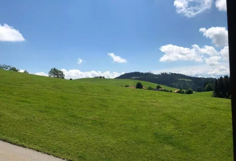 Retkeilymaja Hirschen Wald   Gasthaus & Bäckerei