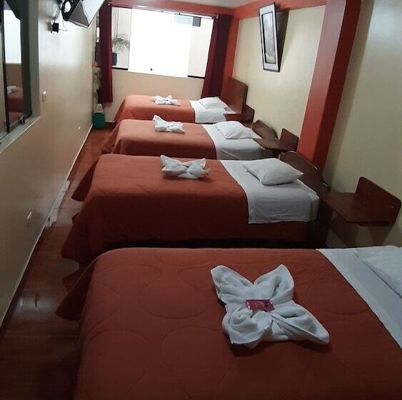 הוסטל Hostal Urpi