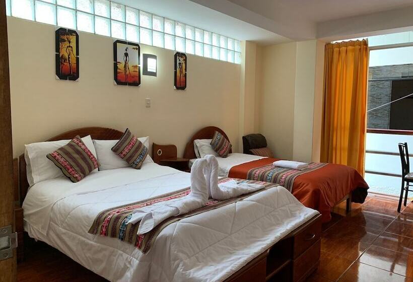 הוסטל Hostal Urpi