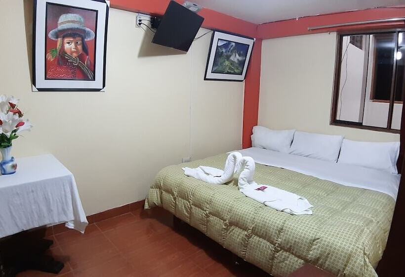 הוסטל Hostal Urpi