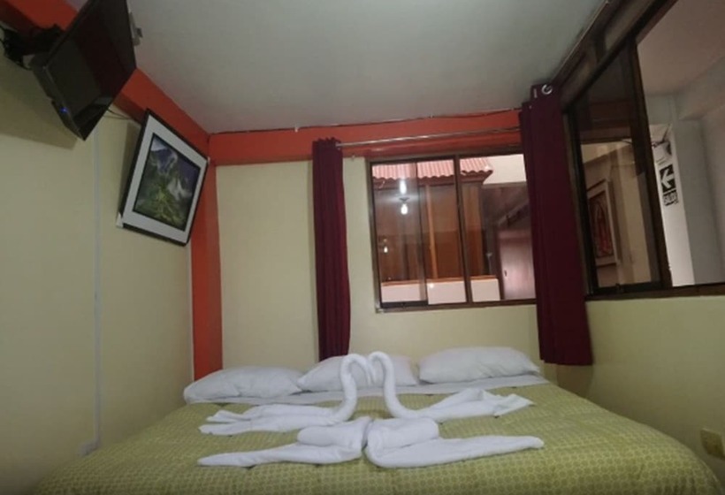 הוסטל Hostal Urpi