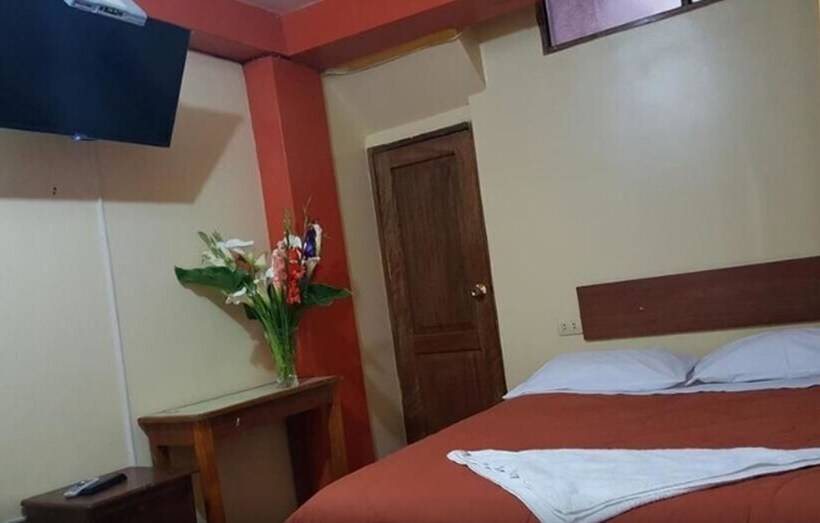 הוסטל Hostal Urpi