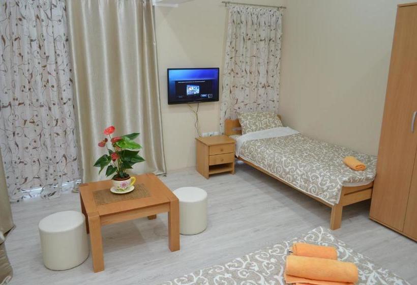 پانسیون Guest House Konak Iris