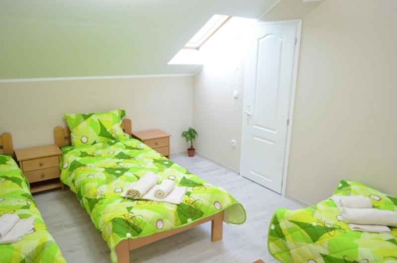 پانسیون Guest House Konak Iris