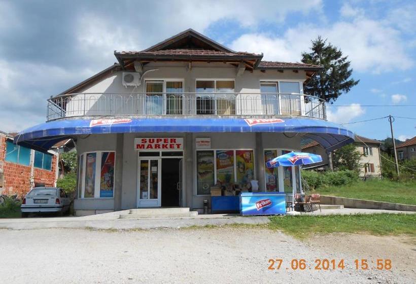 پانسیون Guest House Konak Iris