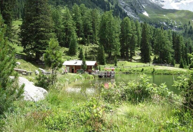 פנסיון Landhaus Tipotsch