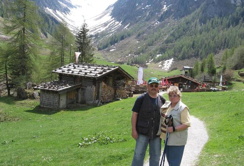 פנסיון Landhaus Tipotsch