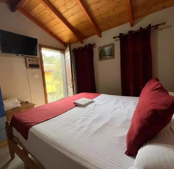 ペンション Rooms Emiliano Castle Of Kruja