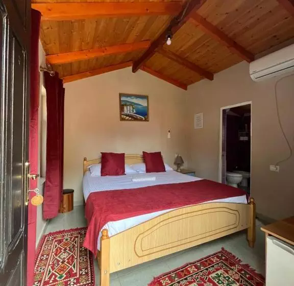 ペンション Rooms Emiliano Castle Of Kruja
