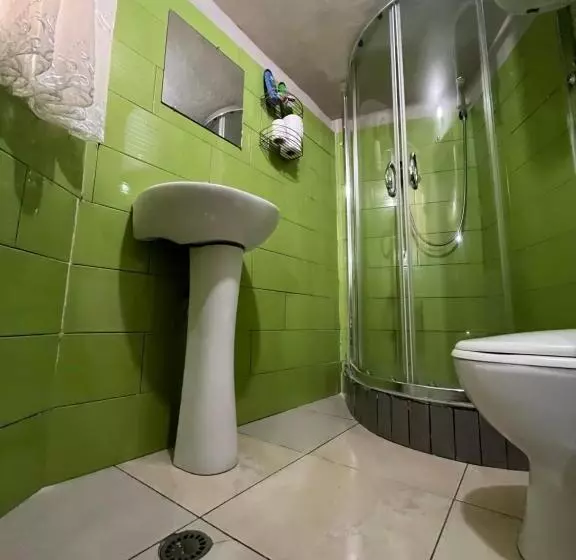 ペンション Rooms Emiliano Castle Of Kruja