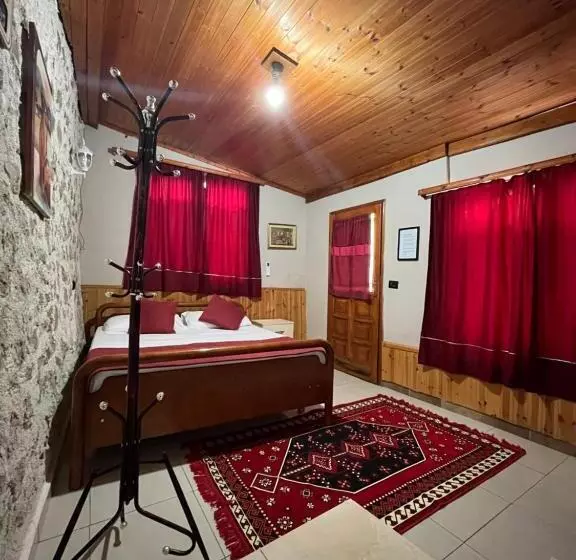 ペンション Rooms Emiliano Castle Of Kruja
