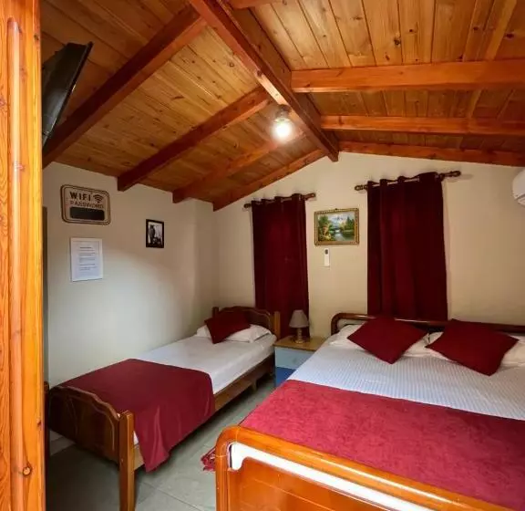 ペンション Rooms Emiliano Castle Of Kruja