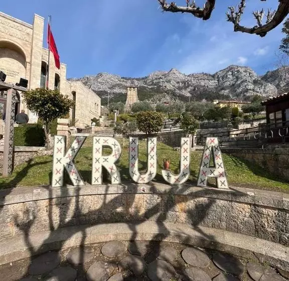ペンション Rooms Emiliano Castle Of Kruja