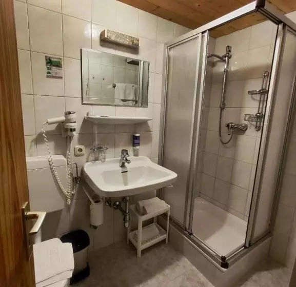 Retkeilymaja Gasthaus Mitterjager