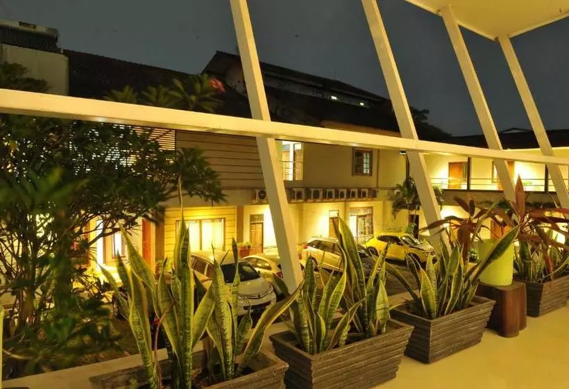 Majatalo Benito Residence
