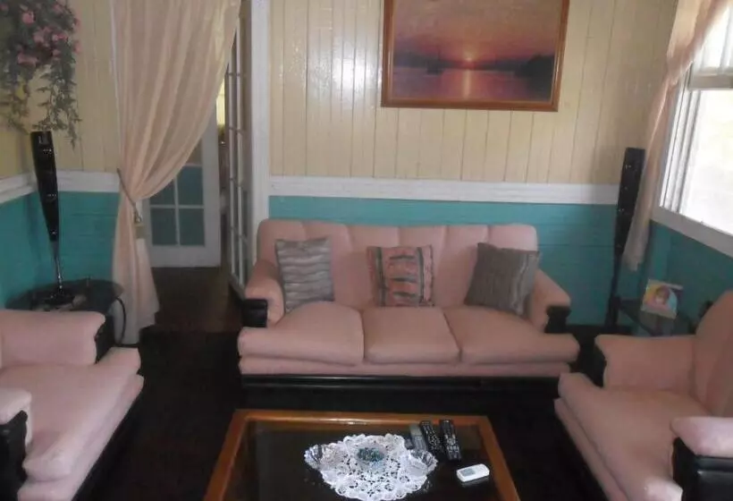 Majatalo Coconut Paradise Lodge