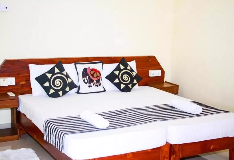 ペンション Darshani Lodge