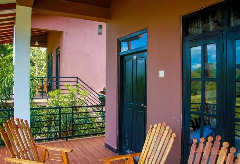 ペンション Darshani Lodge
