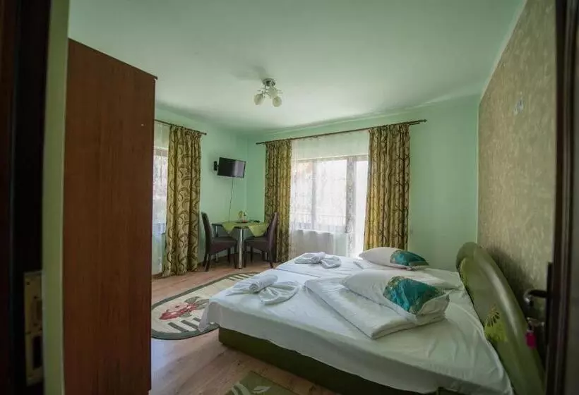 Majatalo Dupa Apa La Razvan