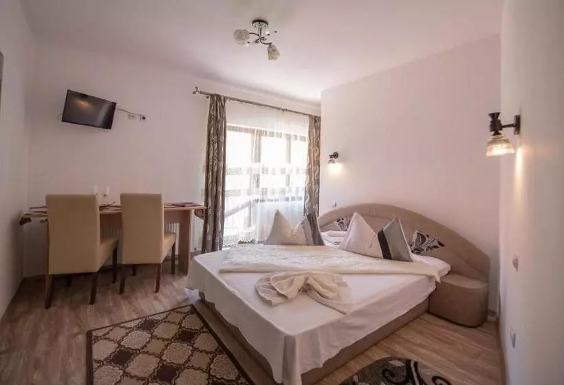 Majatalo Dupa Apa La Razvan