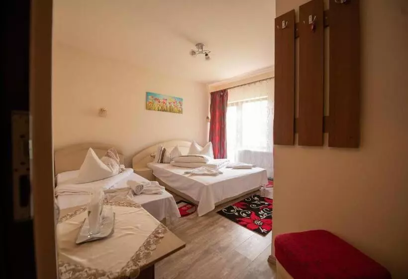 Majatalo Dupa Apa La Razvan