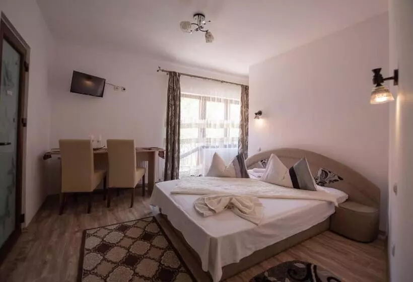 Majatalo Dupa Apa La Razvan