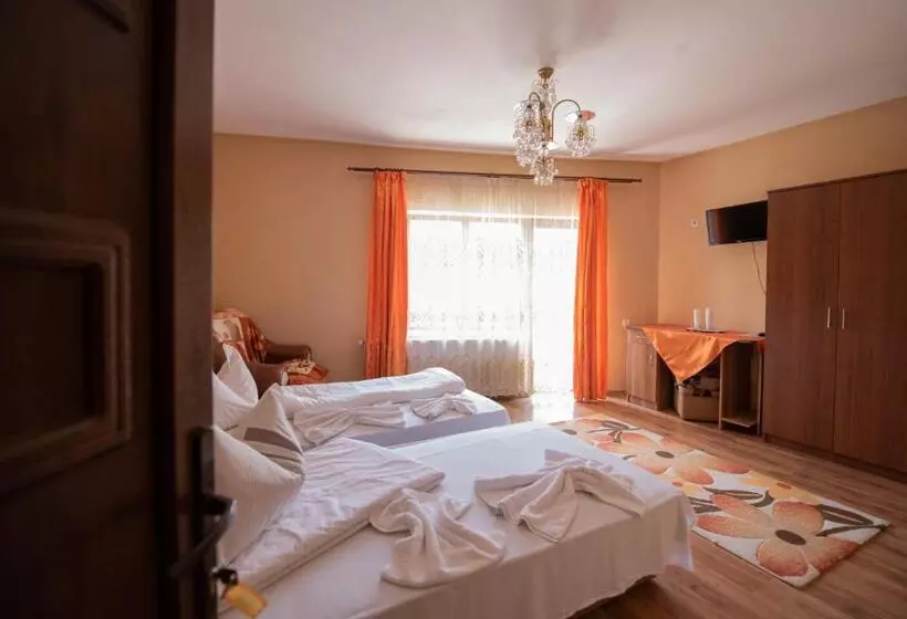 Majatalo Dupa Apa La Razvan