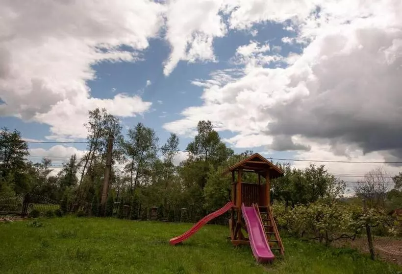 Majatalo Dupa Apa La Razvan